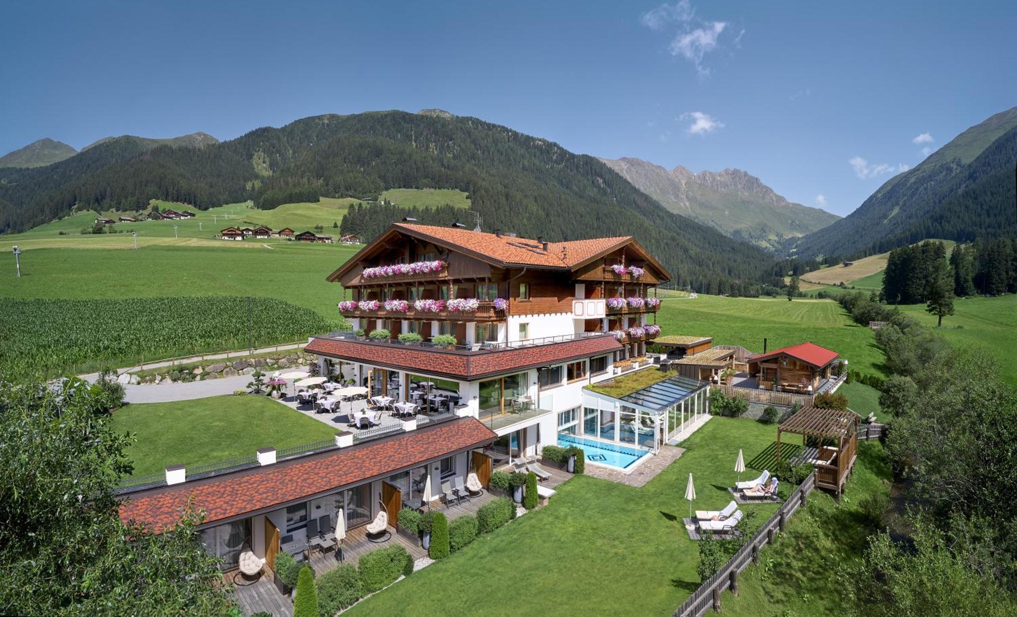 Vitalpina Hotel Magdalenahof Santa Maddalena in Casies Bagian luar foto
