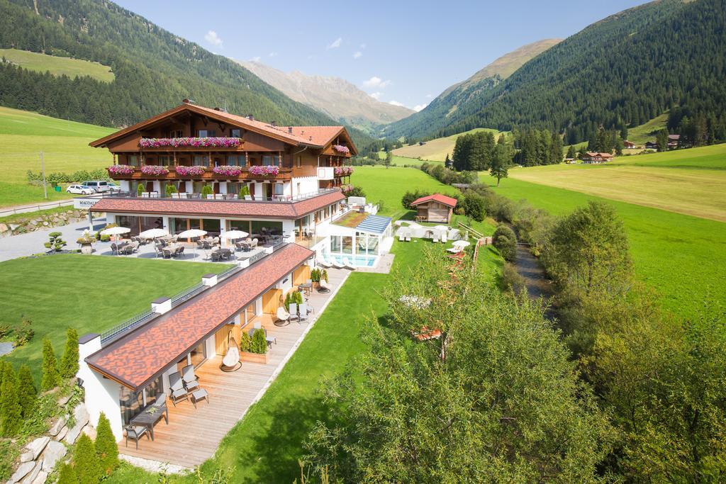 Vitalpina Hotel Magdalenahof Santa Maddalena in Casies Bagian luar foto